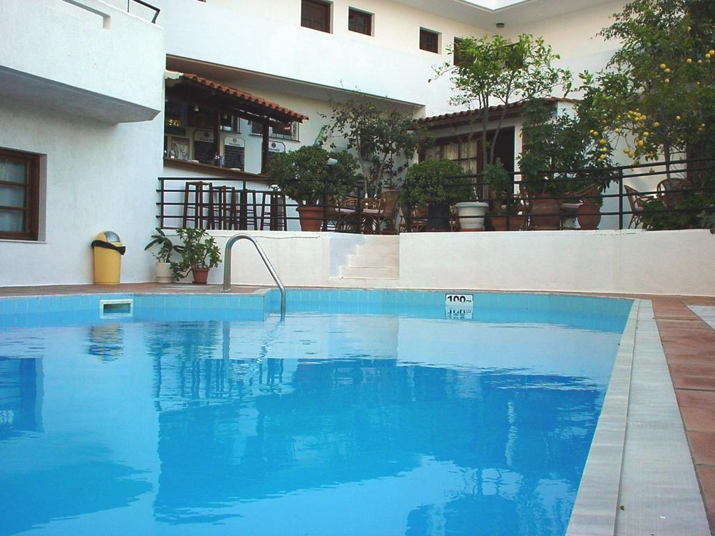 Elina Apartments