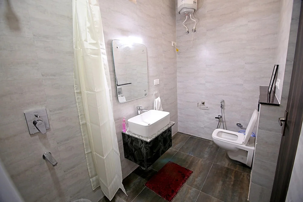 The Hideout Agra Garden Homestay - Near Taj Mahal