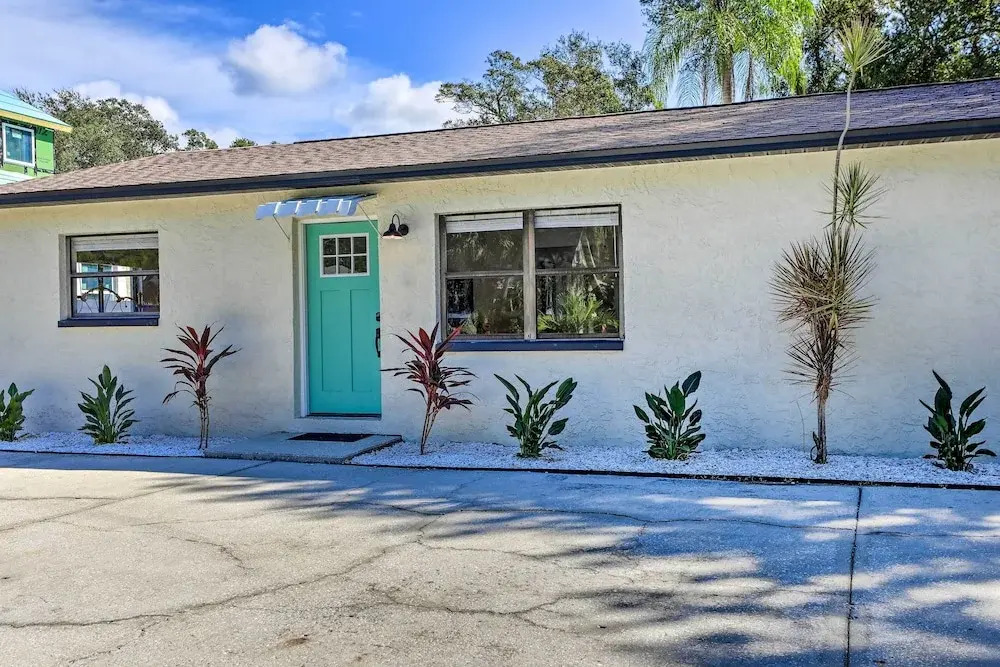 Central Gulfport Home < 1 Mi to the Beach!