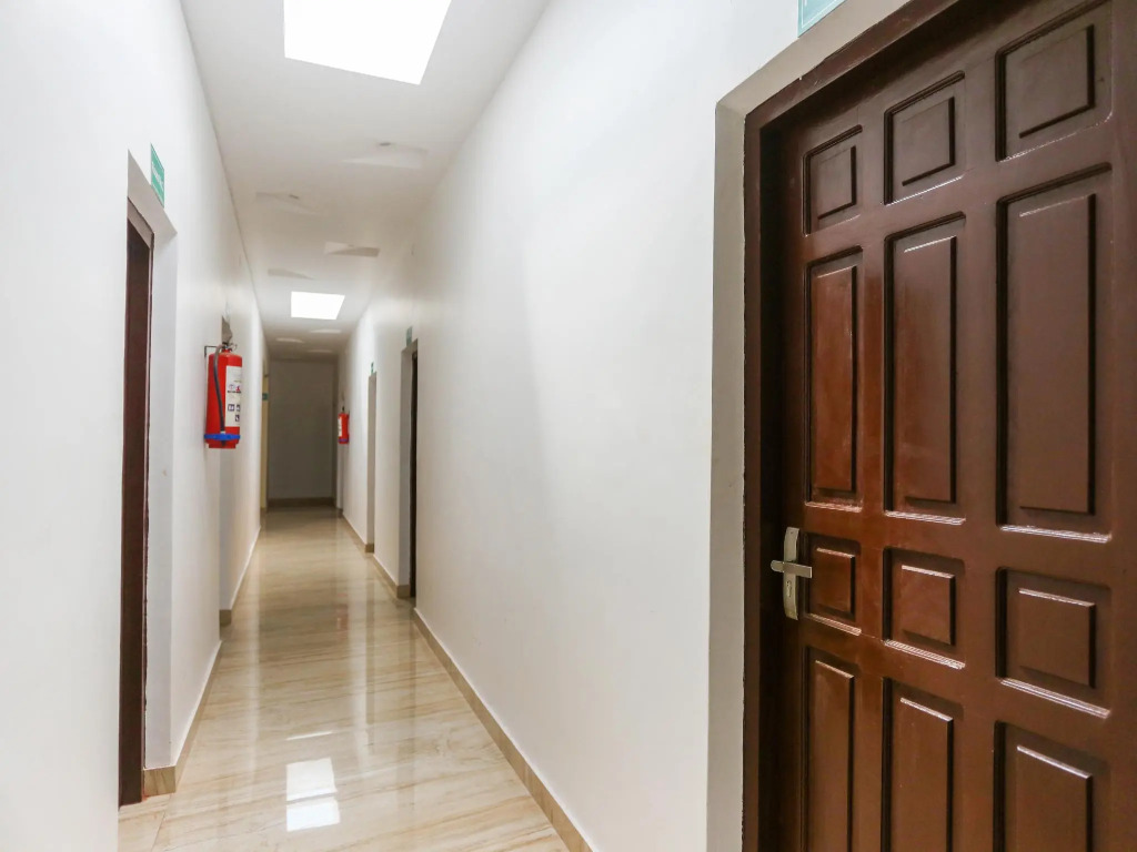 OYO Flagship 48731 Pradeep Hostel