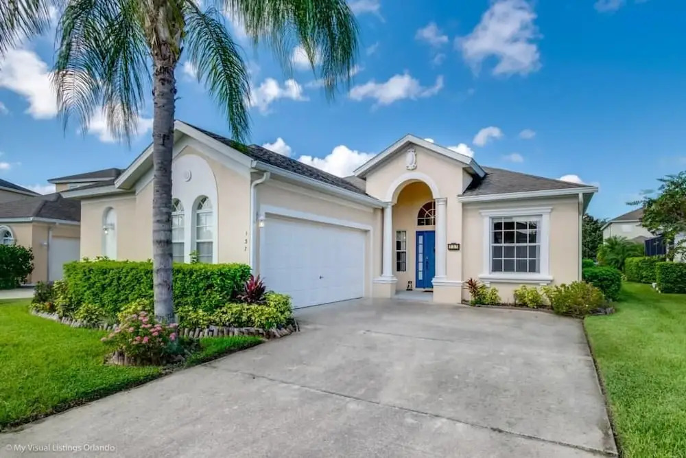 Fantastic 4 Bed Home With Private Pool & Spa 137Mm Villa