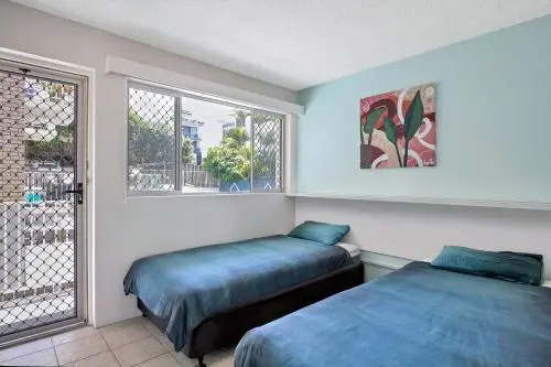 Beachcomber Unit 4,- Beachside Unit -