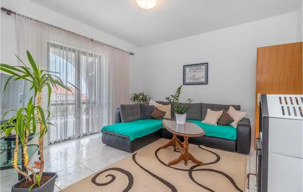 Amazing Apartment in Novi Vinodolski With Wifi and 3 Bedrooms