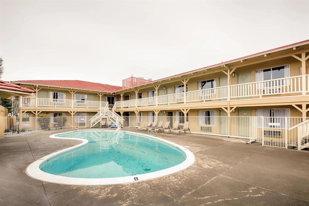 GuestPlace Inn & Suites