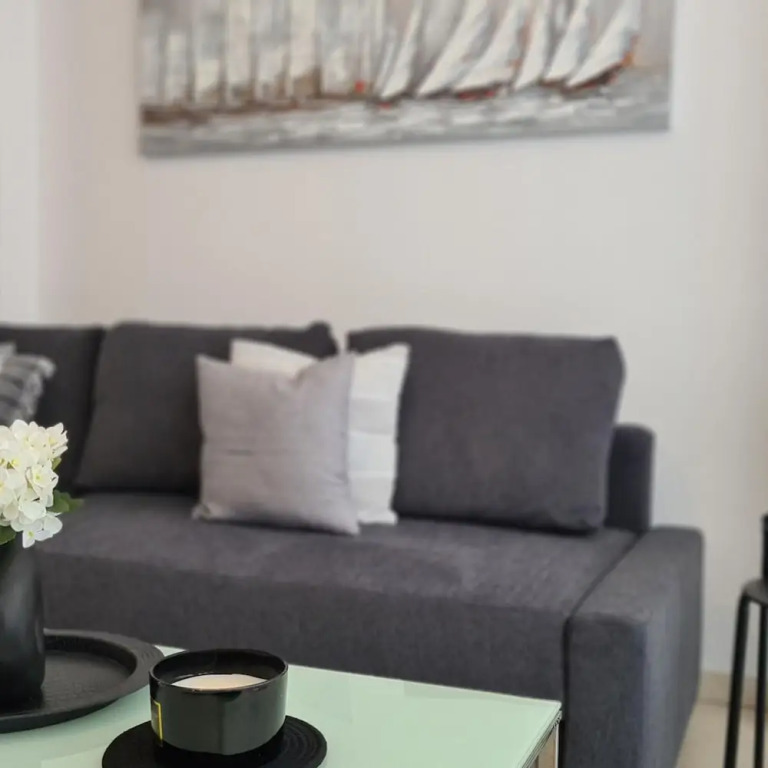 73 LCA - Stay Novel Apartment