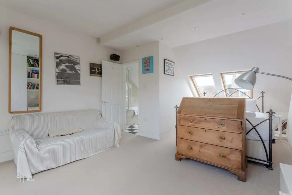 Modern Maisonette Southfields London