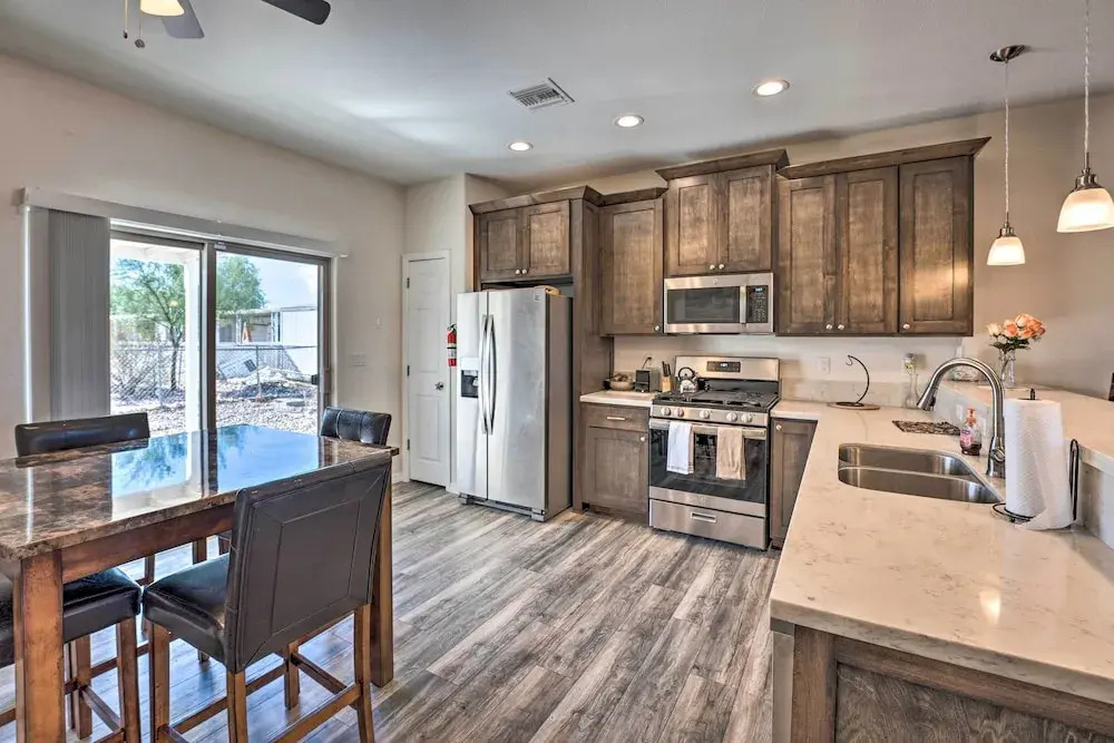 Pet-friendly Retreat - 1 Block to Colorado River!