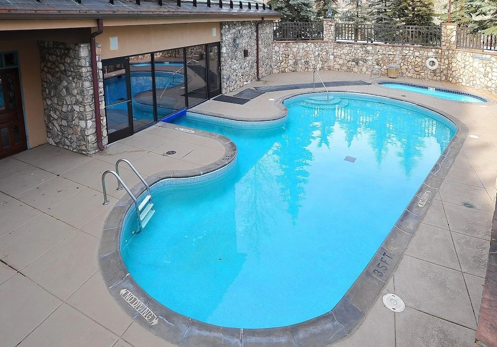 26 Avondale Lane. 3 Bedroom Condo by RedAwning