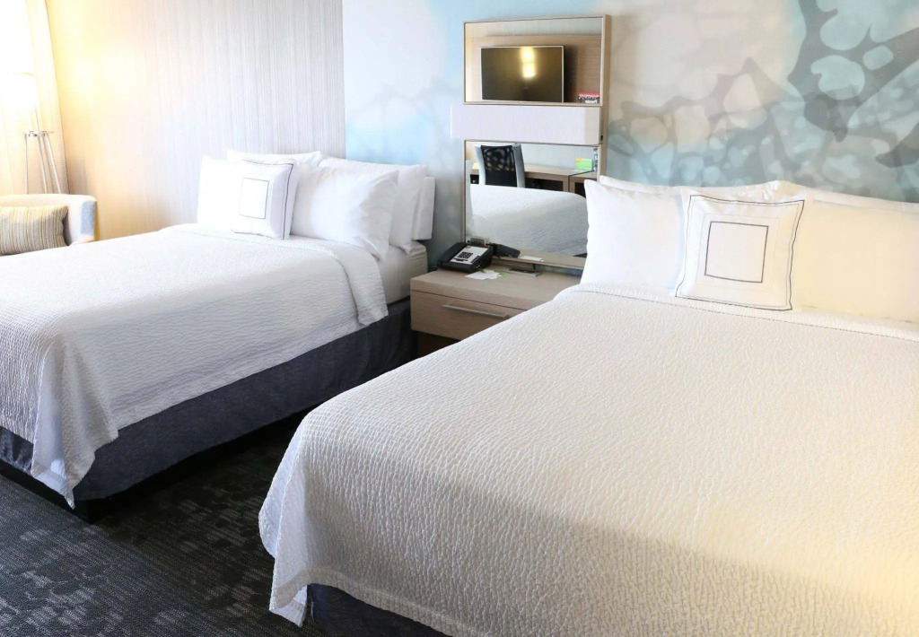 Courtyard by Marriott Portland Airport