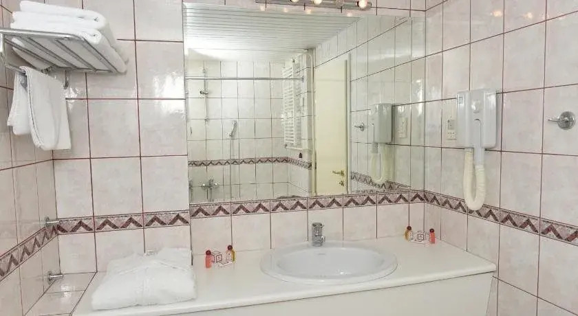G Hotels