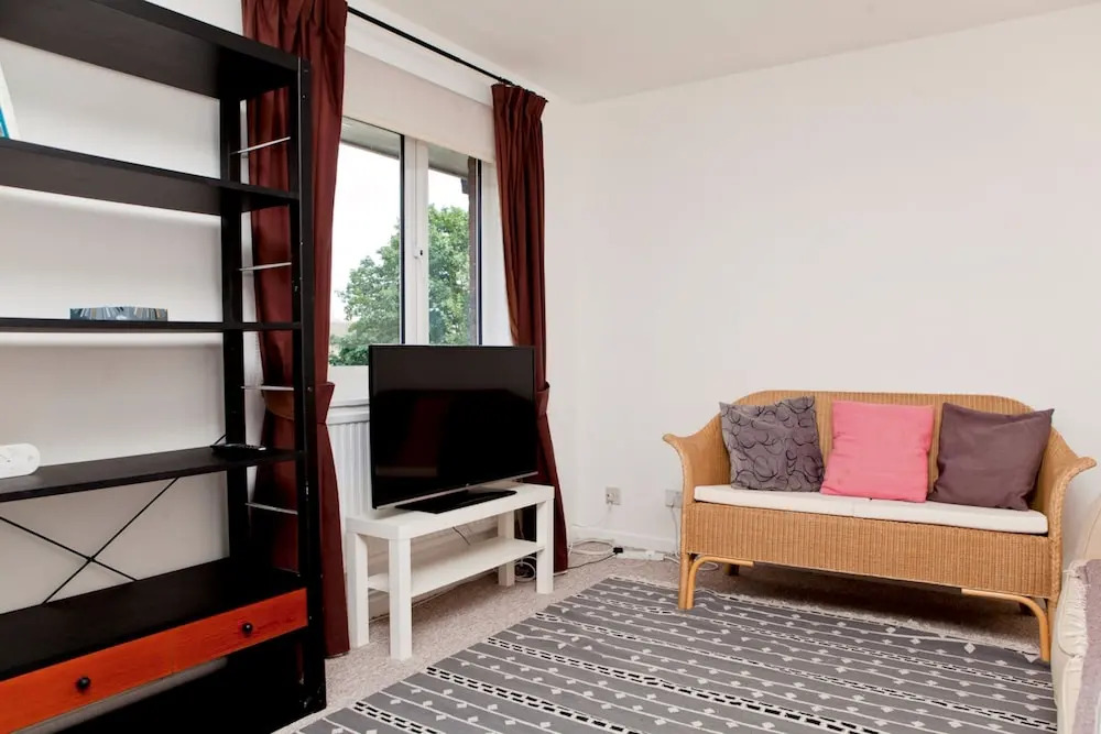 Warm East London Apartment - Sleeps 4