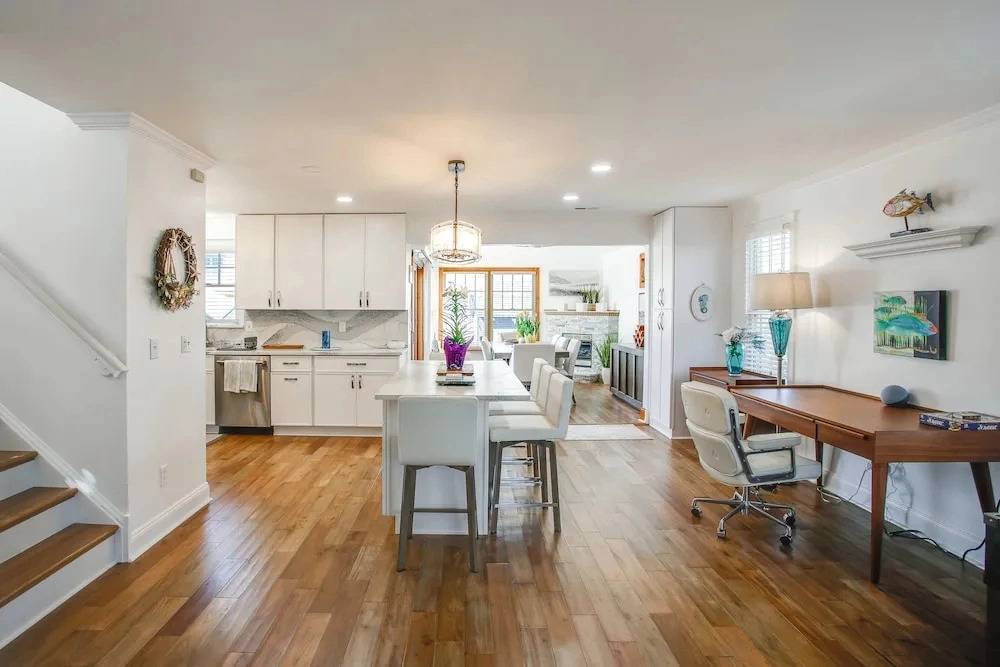 1 Mi to Pier: Spacious Home w/ Private Yard