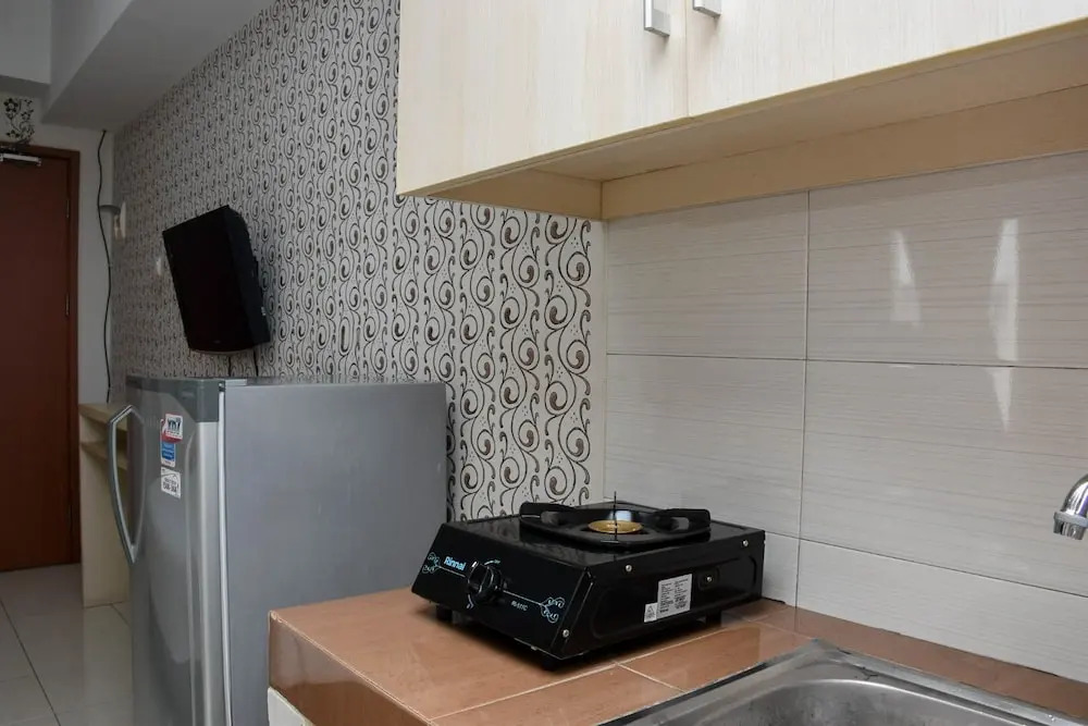 Comfy And Tidy Studio Apartment At Margonda Residence 4 Near Ui