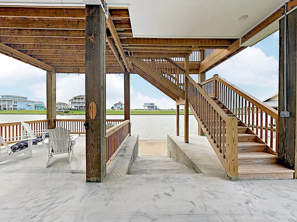 New Listing! Newly Built Waterfront W/ Deck 2 Bedroom Home