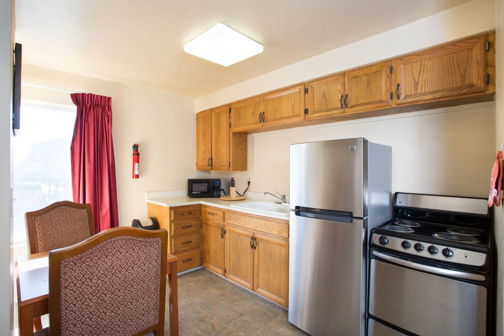 Econo Lodge  Inn & Suites Durango