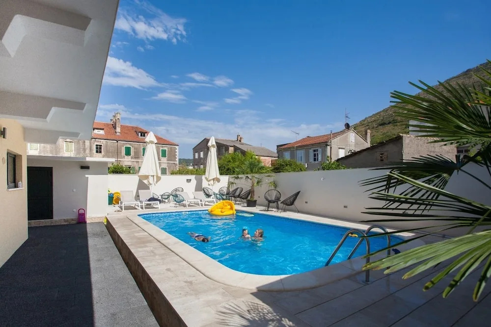 Bella Vista Suites