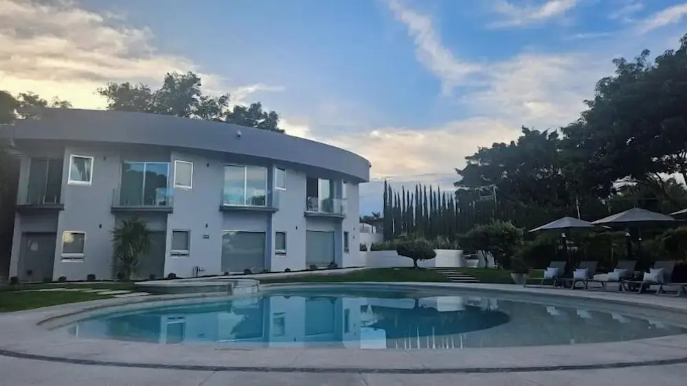 Xhiara Hotel