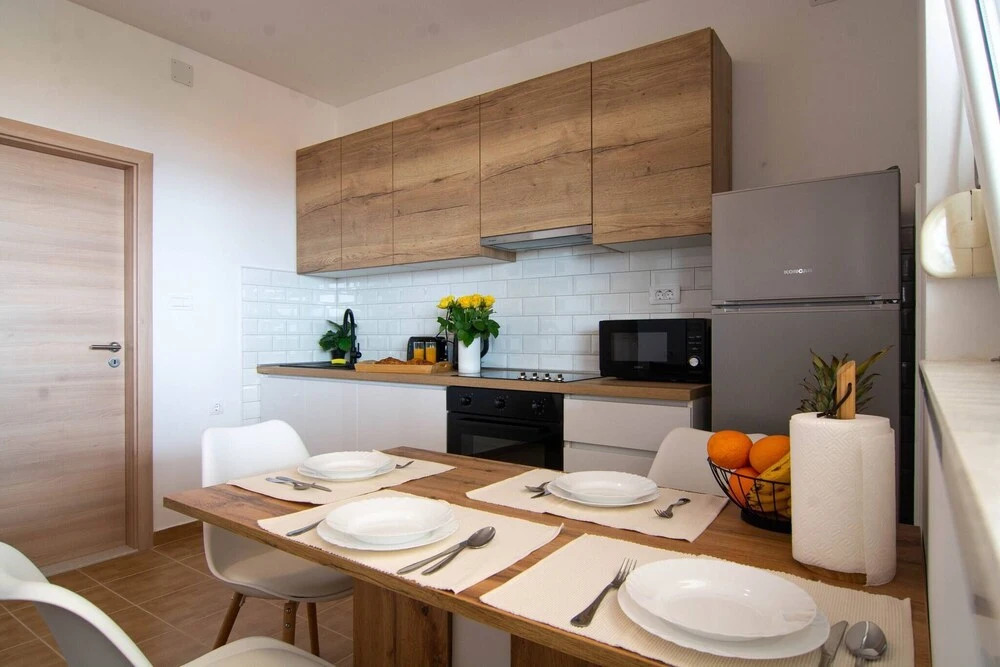 All New Sea View Apartment Moderna