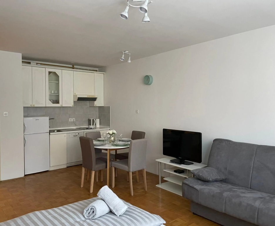 Apartment Green - Grey