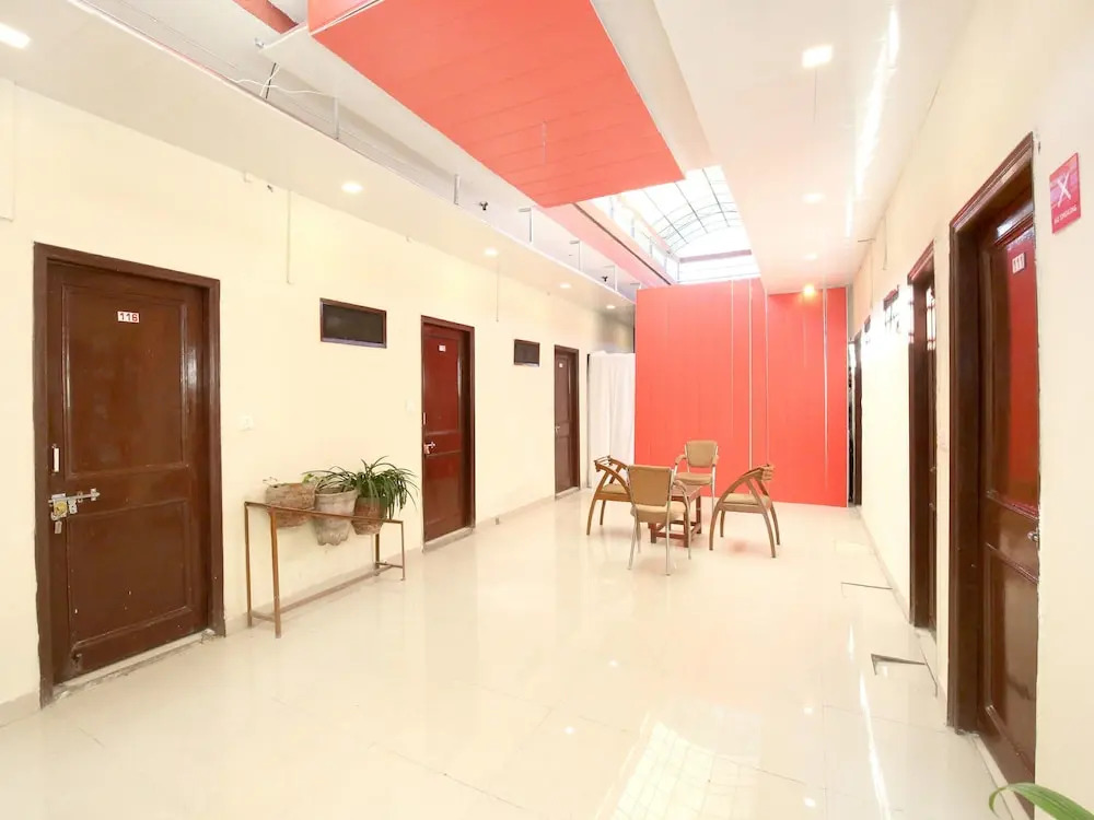 OYO 11073 Amar Guest House