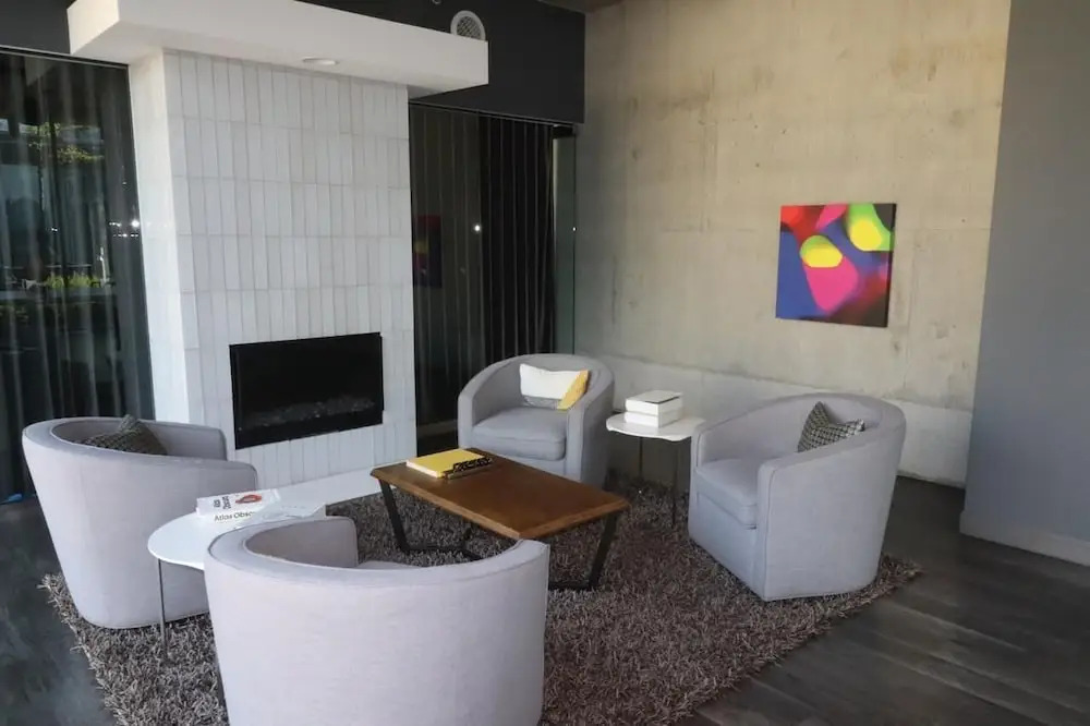 DCH 215 Lake