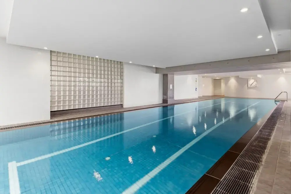 2-bed, 500m From The Beach With Pool, Gym & Sauna