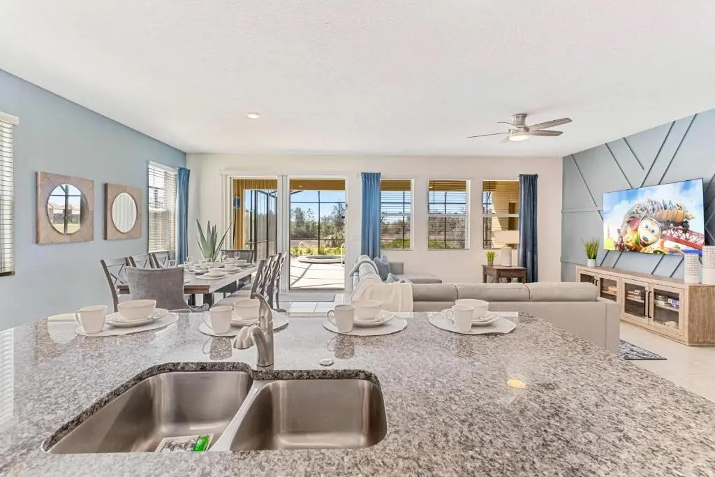 7663 Oakmoss Loop