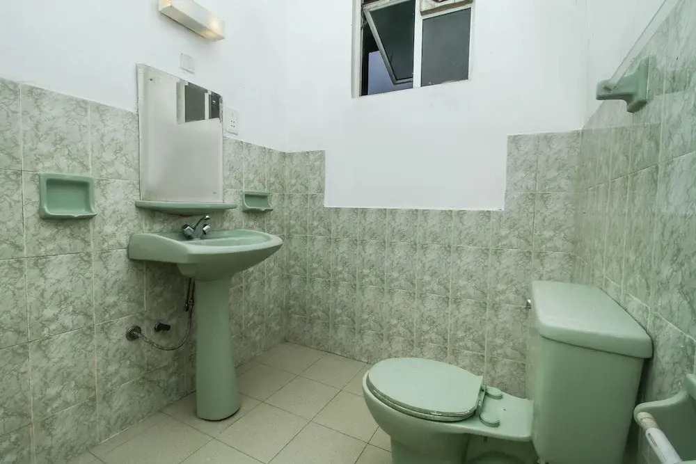 OYO 523 Royal Hotel