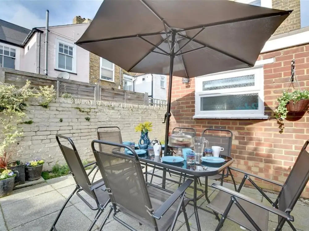 Bright Holiday Home in Broadstairs With Garden