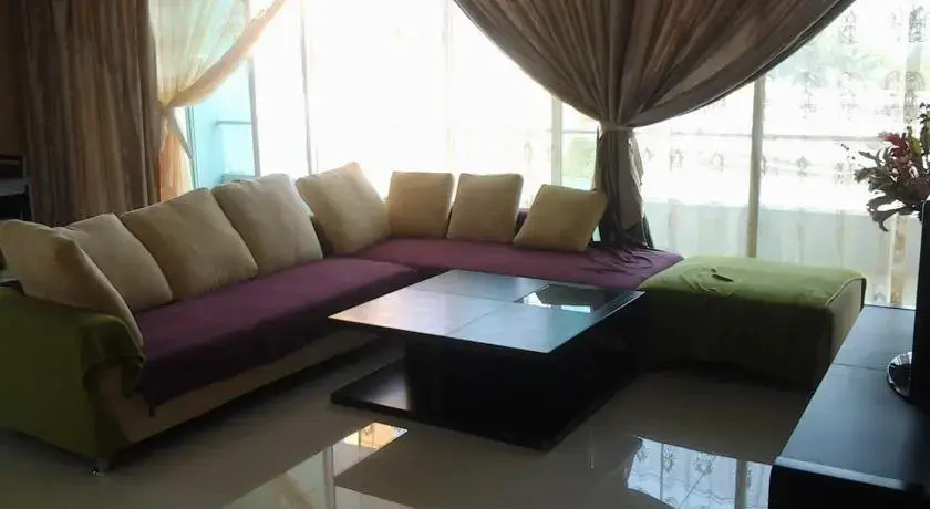 Greenlane Luxury Condominium