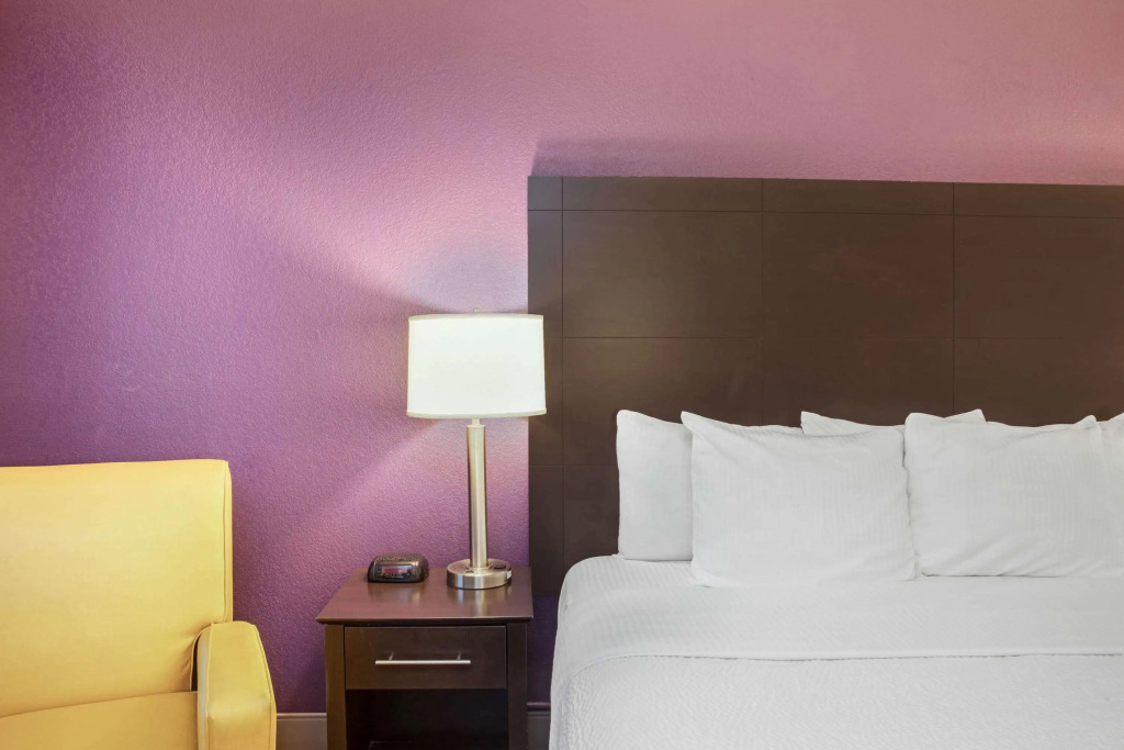 La Quinta Inn by Wyndham Miami Airport North