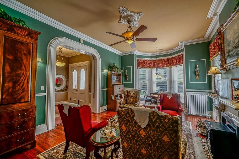Pinehill Inn