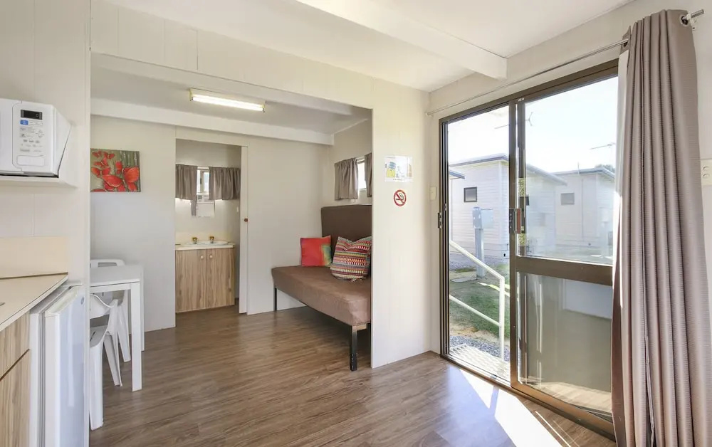 Serpentine Falls Park Home & Tourist Village
