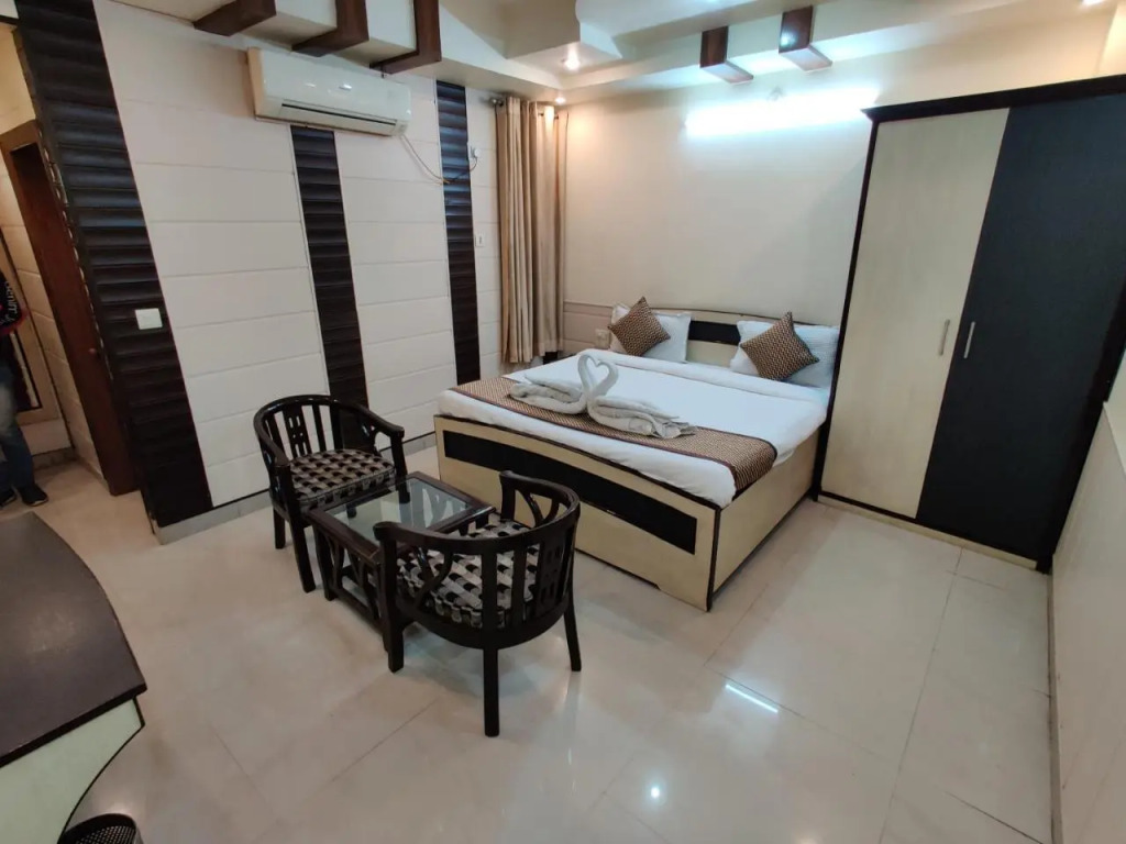 OYO 19453 Hotel Holy Basil
