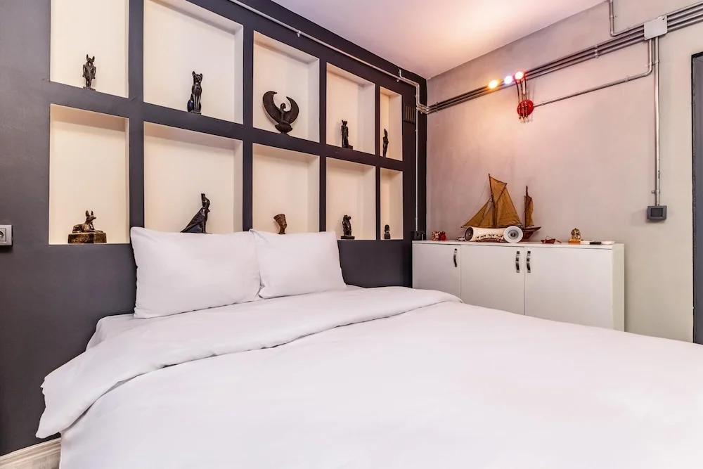 Contemporary And Stylish Flat In Sisli