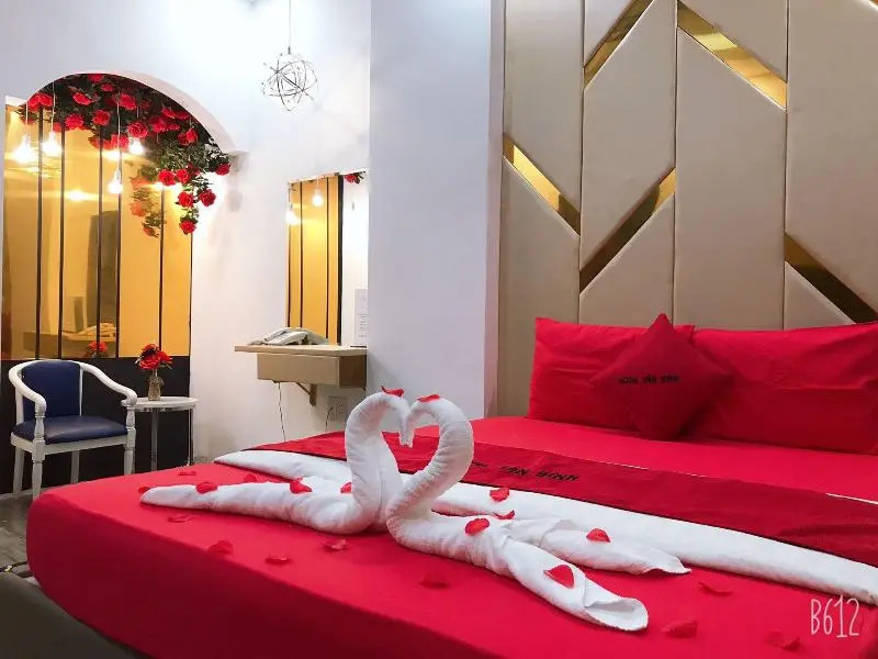 TAN BINH ROMANTIC HOTEL - Sân Bay TSN Nhà Ga T3