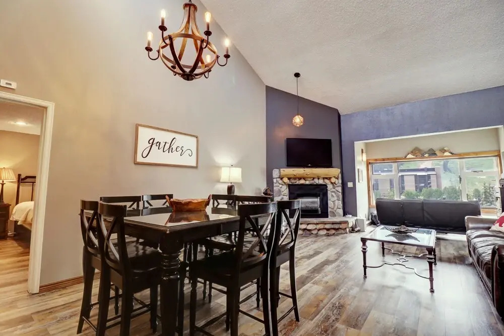 Large, Welcoming Condo With Incredible Views - WL406 by Redawning