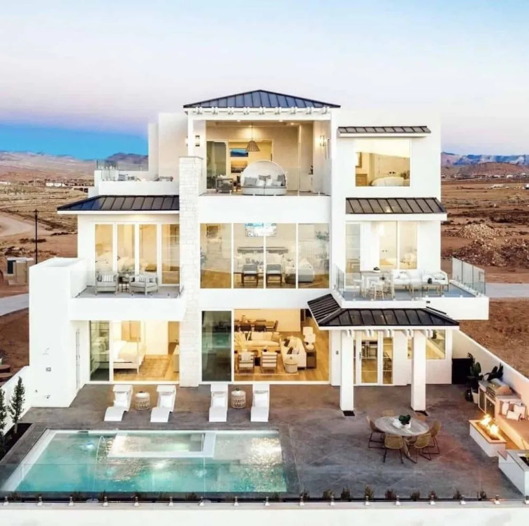 The Beach Front home
