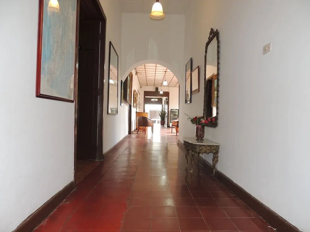 Hotel Real