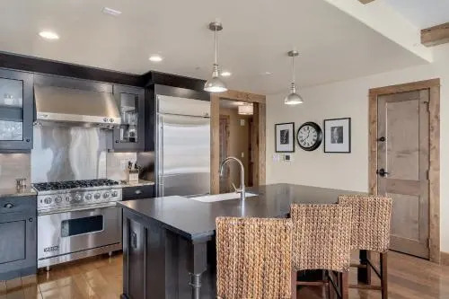 Edgemont 2602 - Luxury Ski-in Ski-out Condo