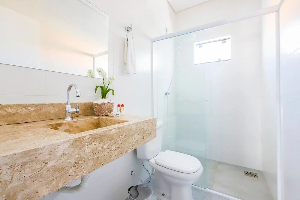 Casa Moderna em Condomínio de Canasvierias