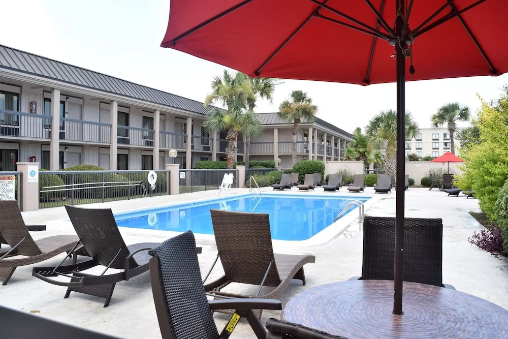 Ramada Savannah