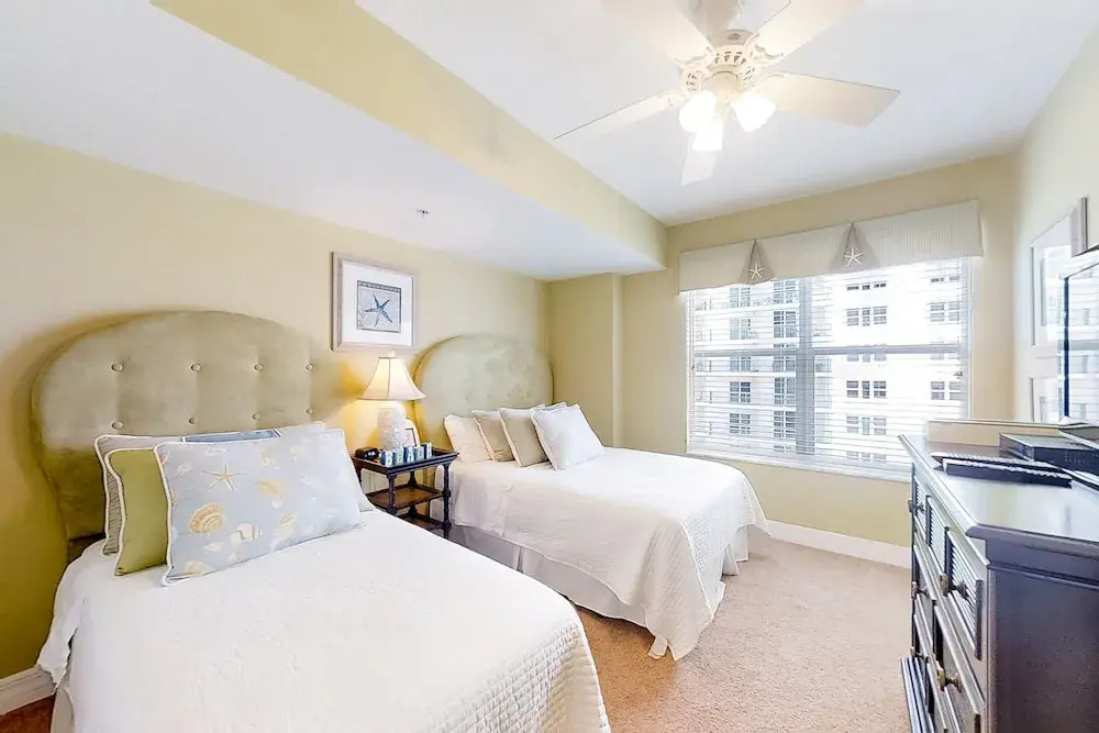 Daytona The Golden Leaf Opus Condos 702
