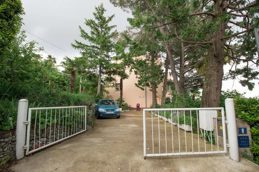 Apartment Visnja