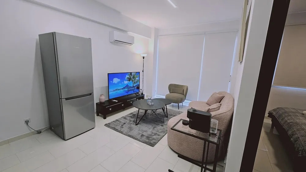 104 NIC - 102 Stay Cosmo City Suite