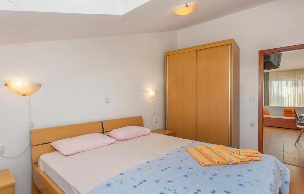 Nice Home in Punat With Wifi and 2 Bedrooms