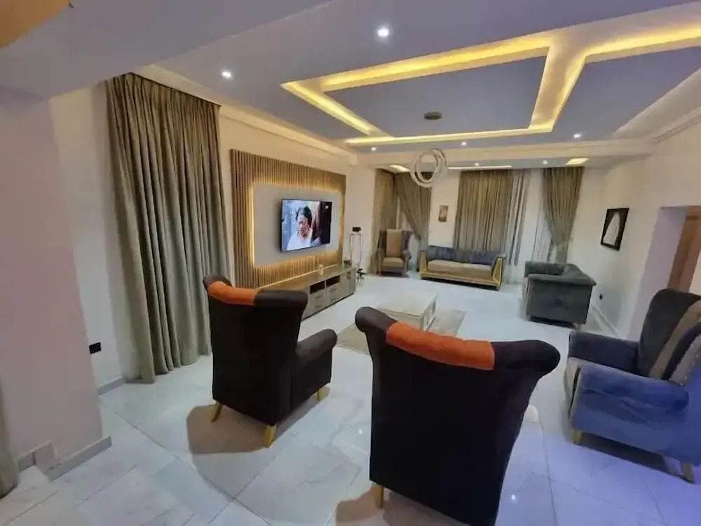 Sterling Shortlet Apartment  and Suites