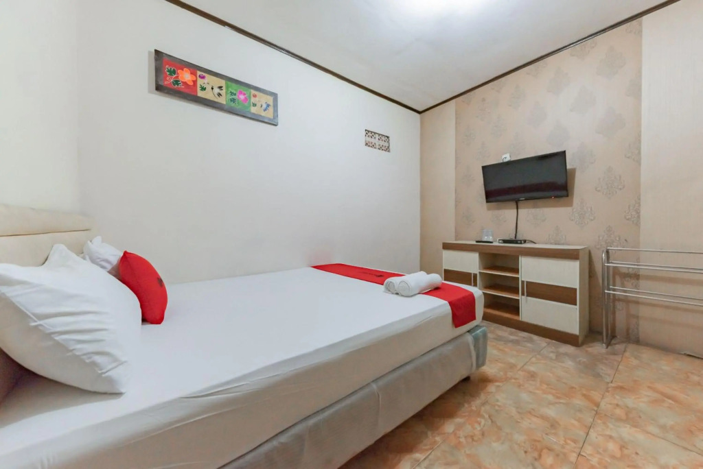 OYO 677 Rianes Family Guest House