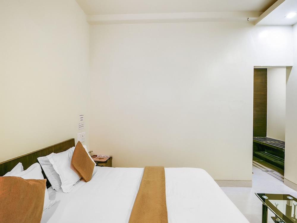 OYO 15349 Hotel Ira Executive