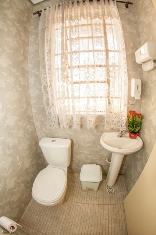 OBA 16 - QUARTO PRIVATIVO no BAIRRO DA LIBERDADE